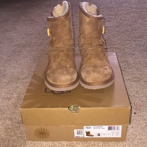 UGG Shawnee boots